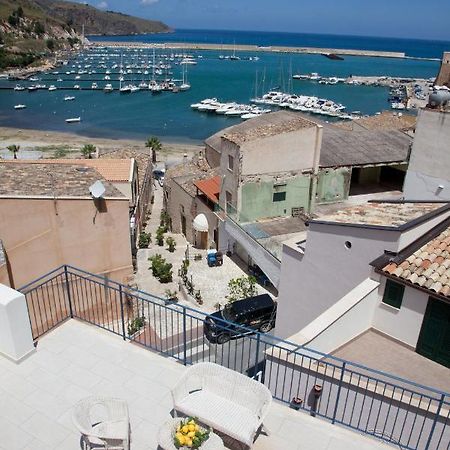 La Terrazza Sul Porto Apartment กัสเตลลัมมาเร เดล โกลโฟ ภายนอก รูปภาพ